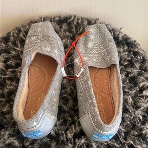 TOMS women’s flats size 6.5